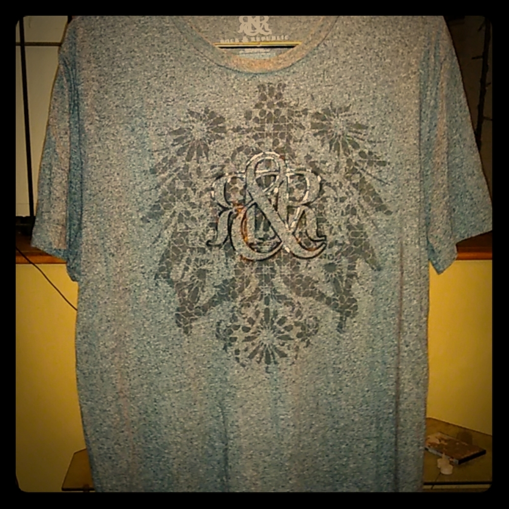 Rock and republic dark grey tee shirt in exc cond